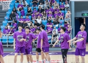 乐动体育投注-清华大学球员逄砚钧社媒晒退役vlog：清华男篮24号退役