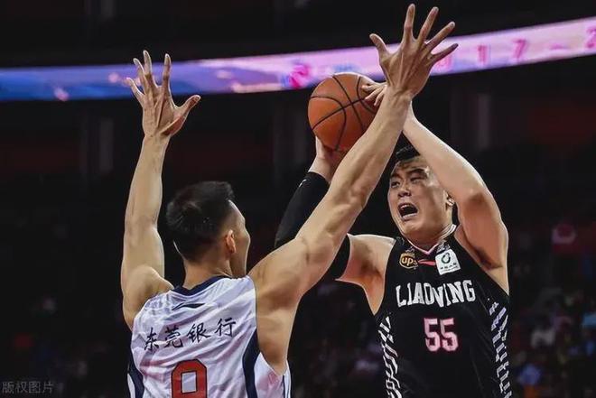 赵继伟京辽大战个人集锦：三分14中9爆砍33分8板9助的简单介绍