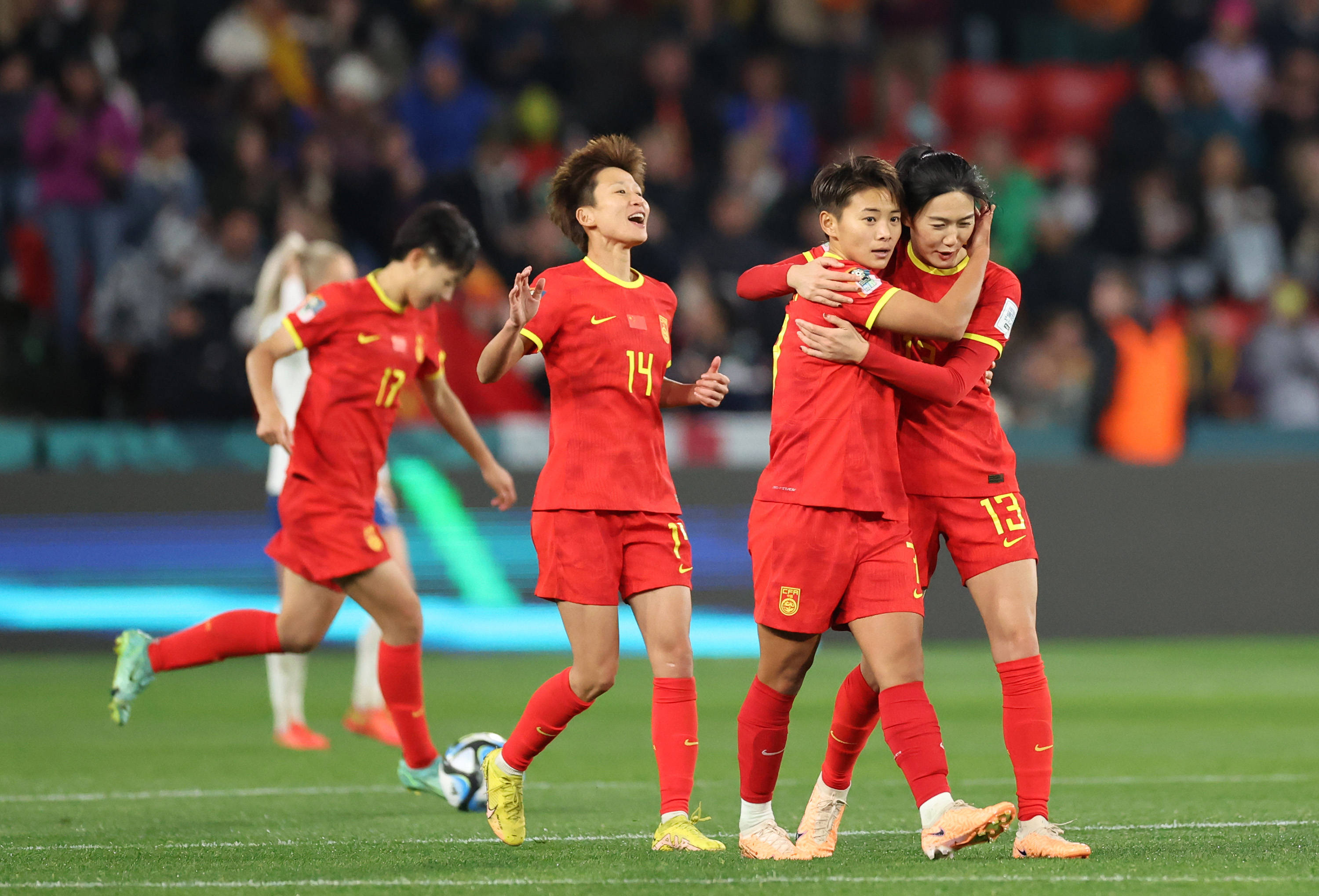 中国女足在国家比赛中崭露头角